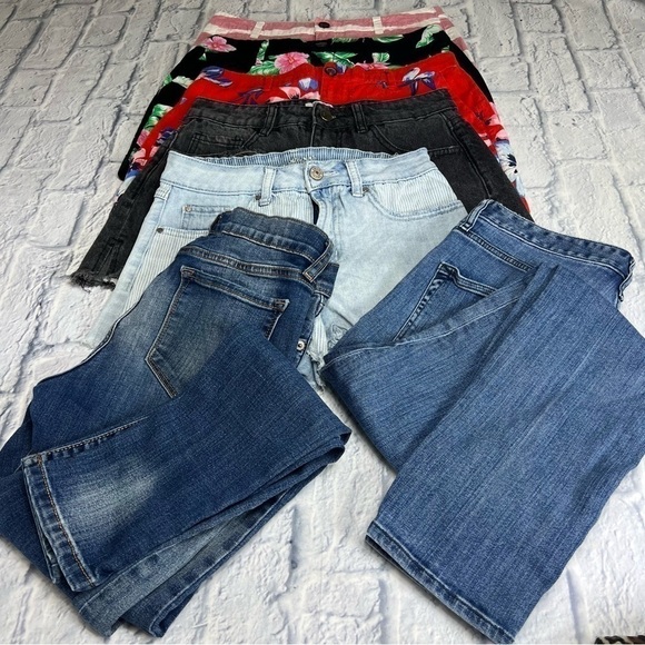 Size 2/26 shorts and jeans 7 piece bundle - Picture 1 of 12